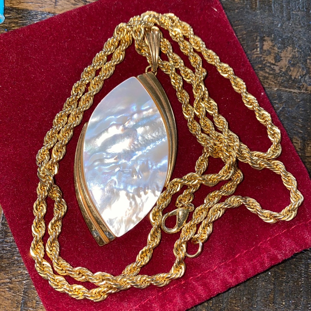Germany Necklace Pendant Mother Of Pearls Vintage Gold Tone